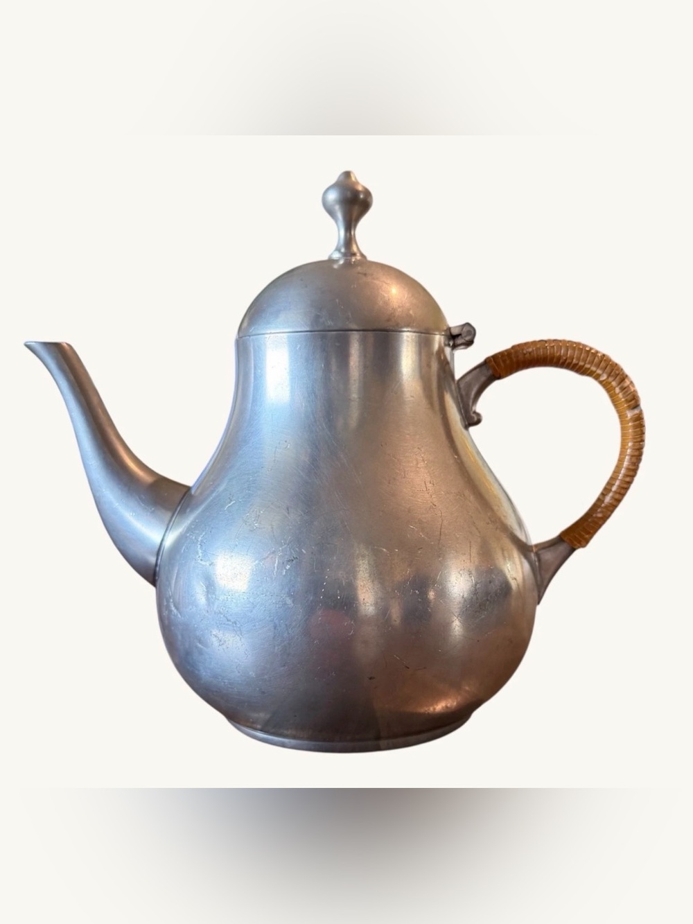 Vintage Royal Holland Pewter Teapot Daalderop KDM Hinged Lid Rattan Handle 7”